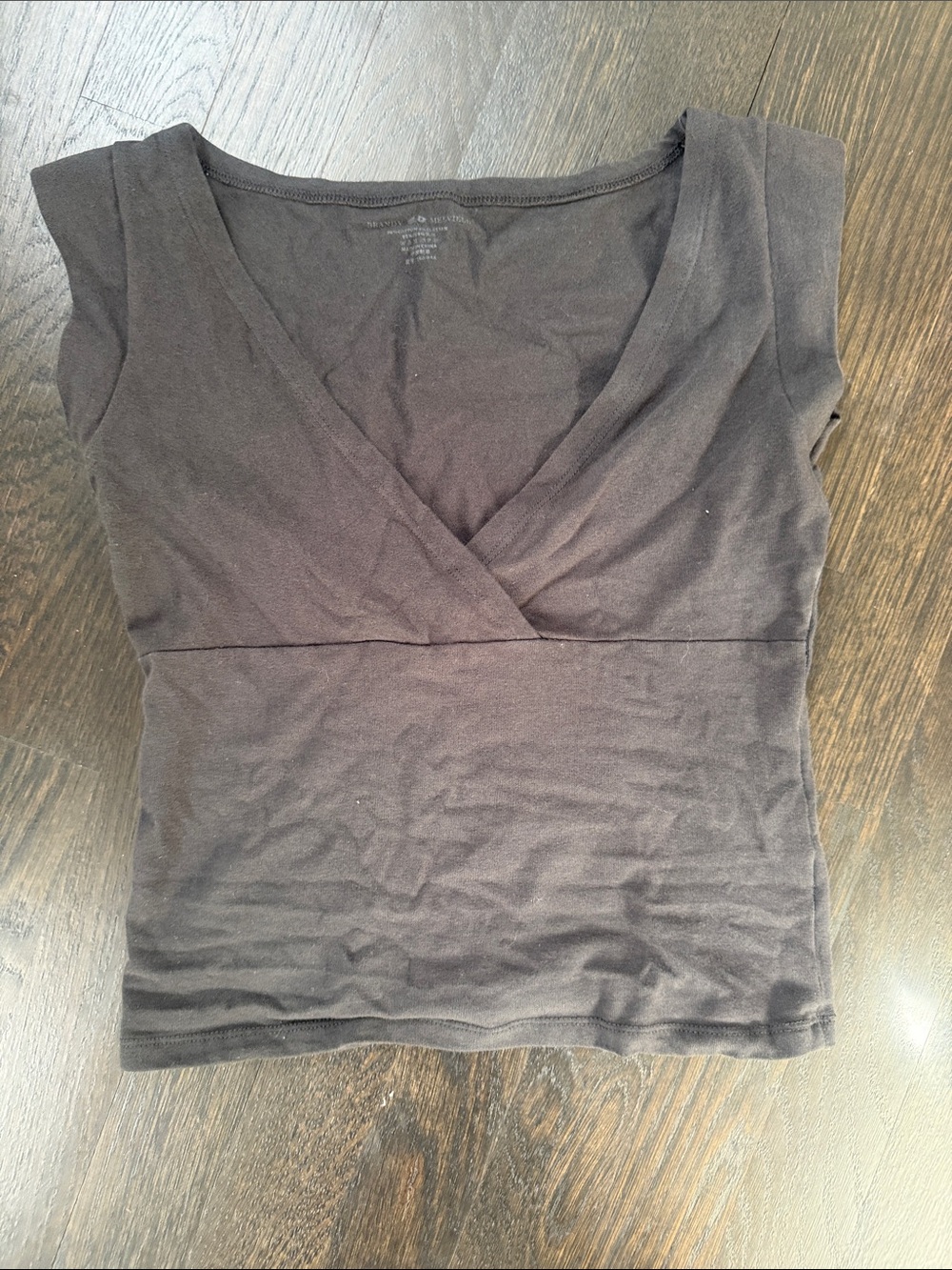 Brandy Melville Black V‑Neck Crop Top